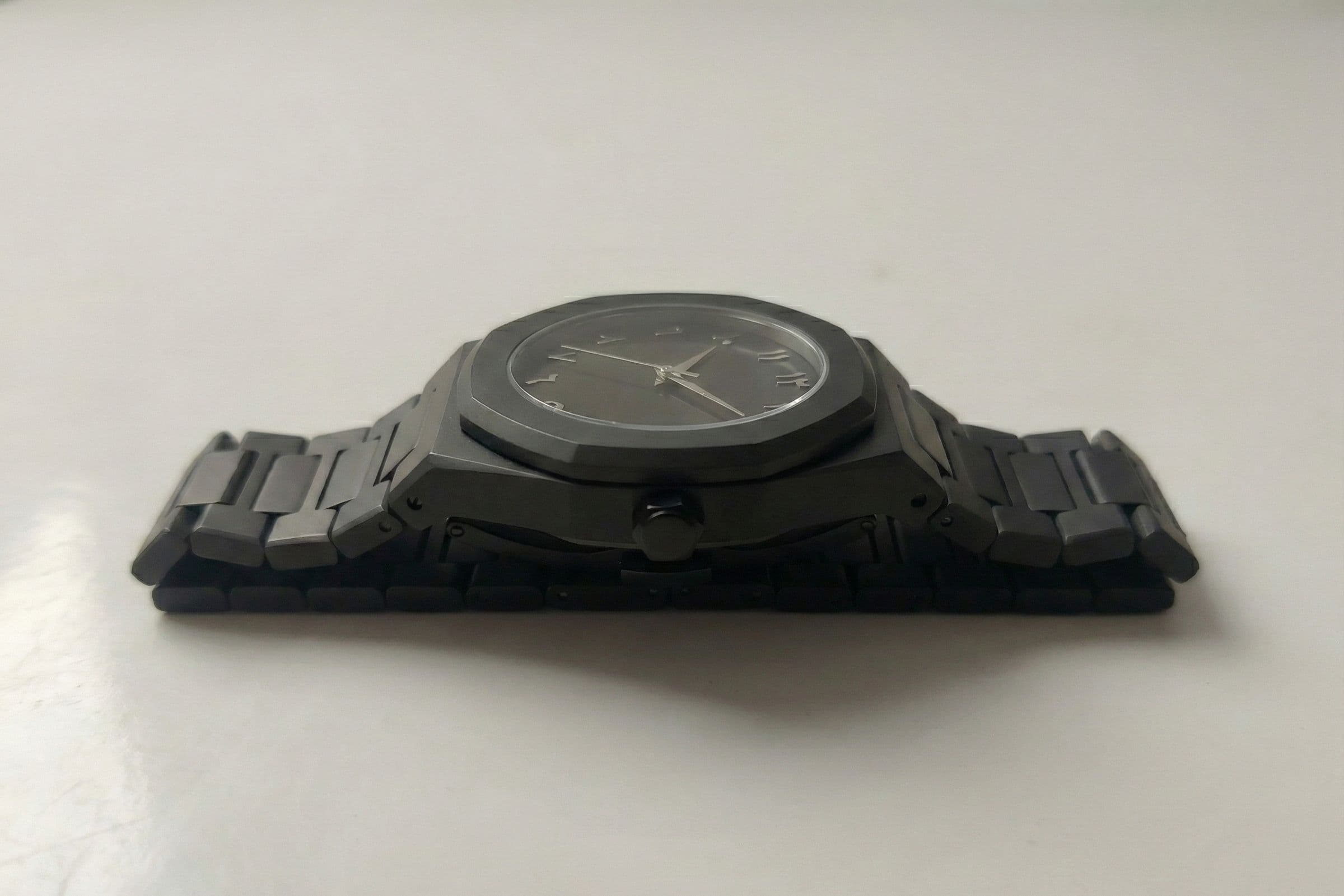 Arabic Dial Watch Get - (Free Delivery + Bracelet)